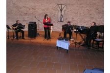 Foto von Band UP TO PEOPLE Foto von Band UP TO PEOPLE